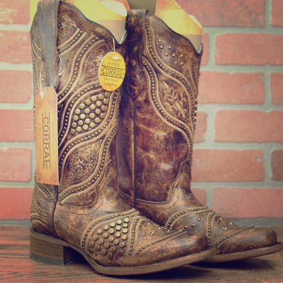 Corral Distressed Brown Studded Square Toe - Picture 1 of 3